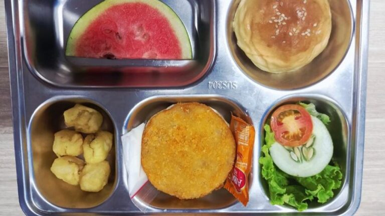Serunya Program Makan Bergizi Gratis di Natuna, Siswa Bisa Request Nasi Goreng hingga Burger