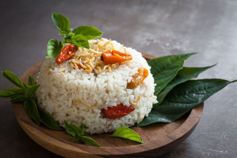 Resep Nasi Liwet Cuma Pakai Rice Cooker, Pulen dan Gurih