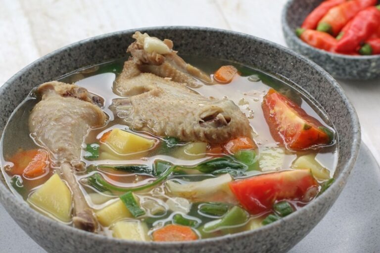 Resep Sop Ayam Bening, Lauk Berkuah untuk Makan Siang